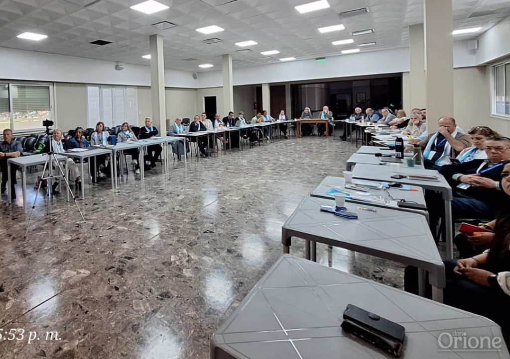 Confia-en-la-Divina-Providencia-siempre-de-pie-y-siempre-adelante-01-1 (1)