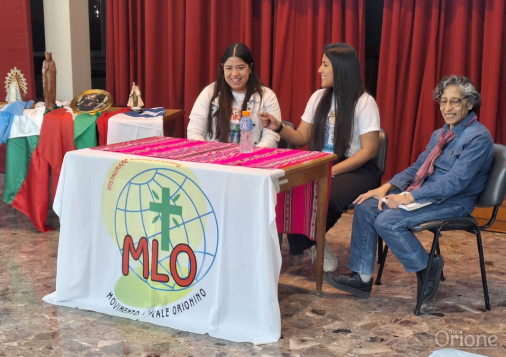 Confia-en-la-Divina-Providencia-siempre-de-pie-y-siempre-adelante-03